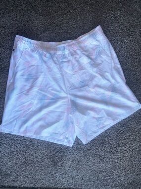 DSG Men’s Large White Athletic Shorts with Subtle Pink & Blue Accent